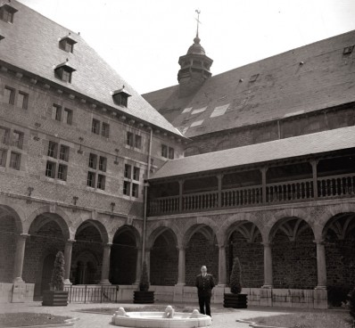 Cloître du Musée de la Vie wallonne en 1972